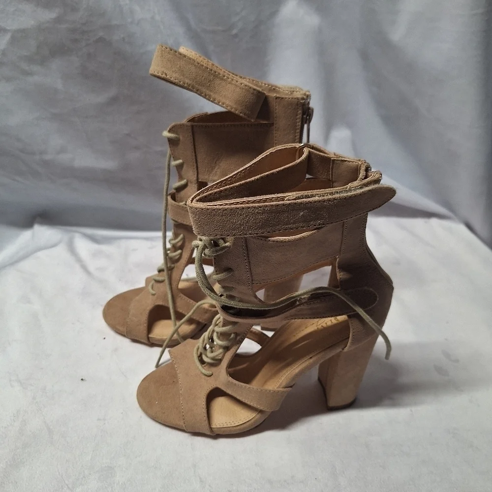 Olivia heels size 8